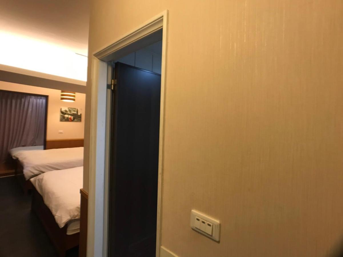 Love Feng Jia Apartment Hotel Taichung Buitenkant foto